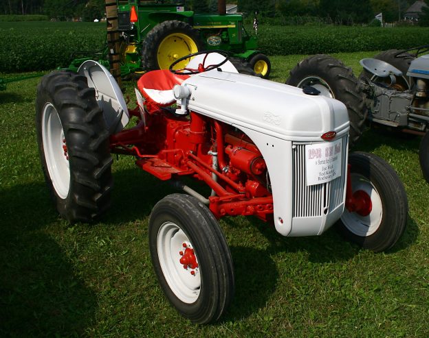 Farm Tractors 4WD, 2WD Massey