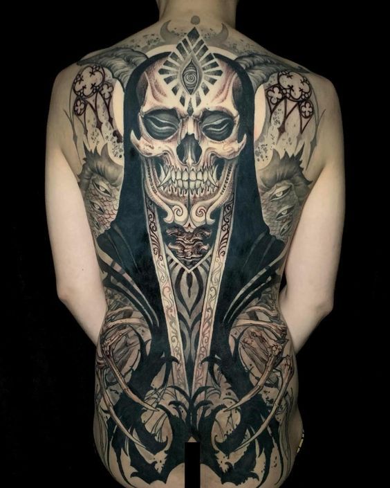 Never Say Die – Tattoo Studio